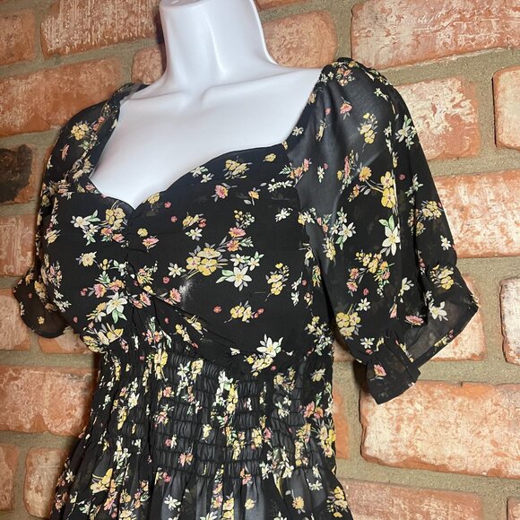 Timing Black Floral Smocked Peplum Top Size L - Picture 3 of 11